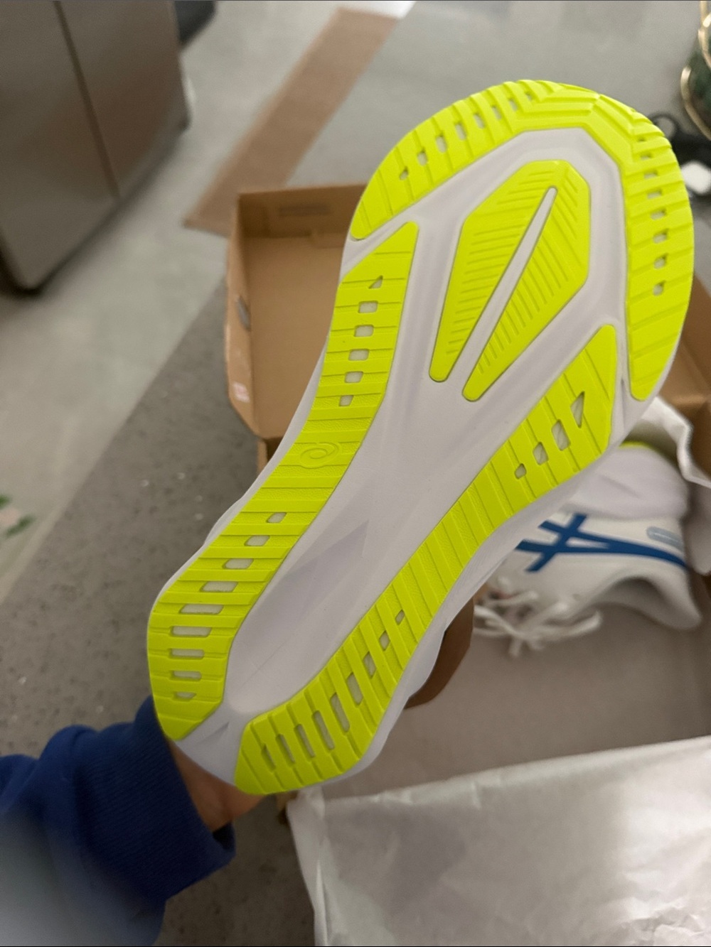 Asics Novablast 5 Shoes - Picture 3 of 5